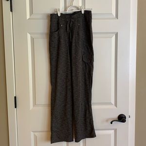 Kuhl marbled gray cargo hiking pants.